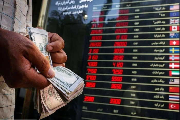 قیمت دلار امروز 17 مهر 1404 | جهش 2 هزار تومانی و عبور از مرز روانی