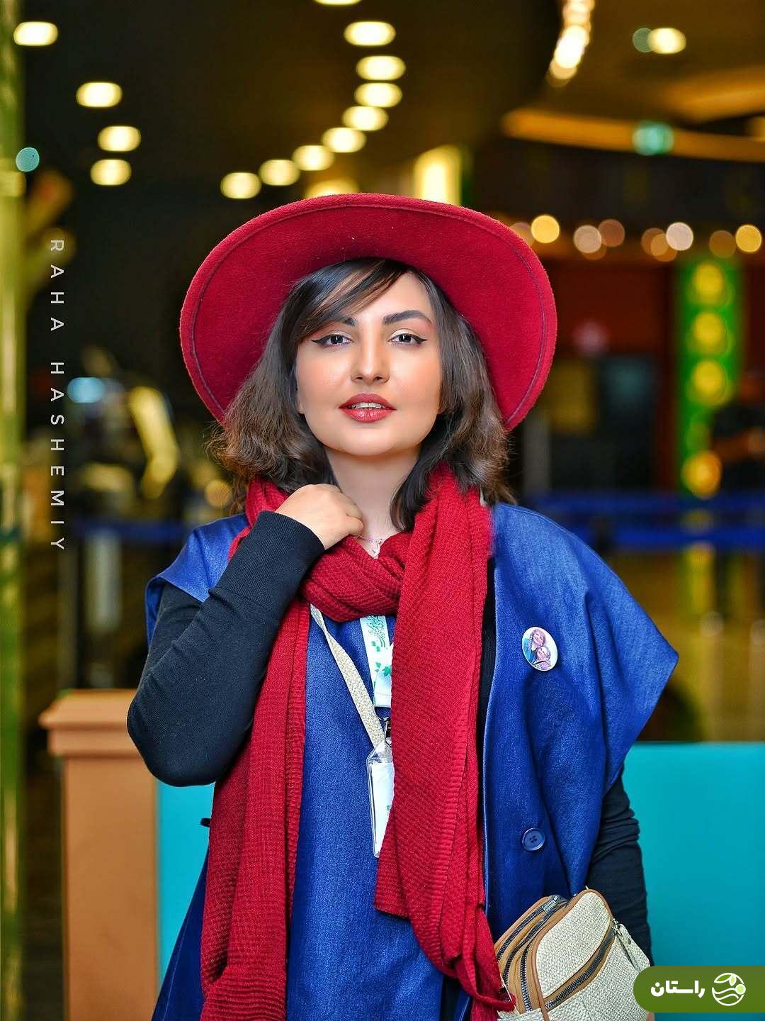 (تصاویر) «کیمیا خلج» با استایل جسورانه قرمز و سورمه‌ای سوژه عکاسان شد