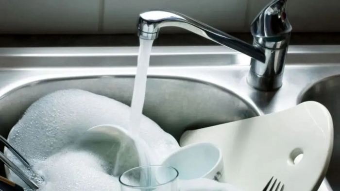 شستن ظروف با آب گرم بهتر است یا سرد؟