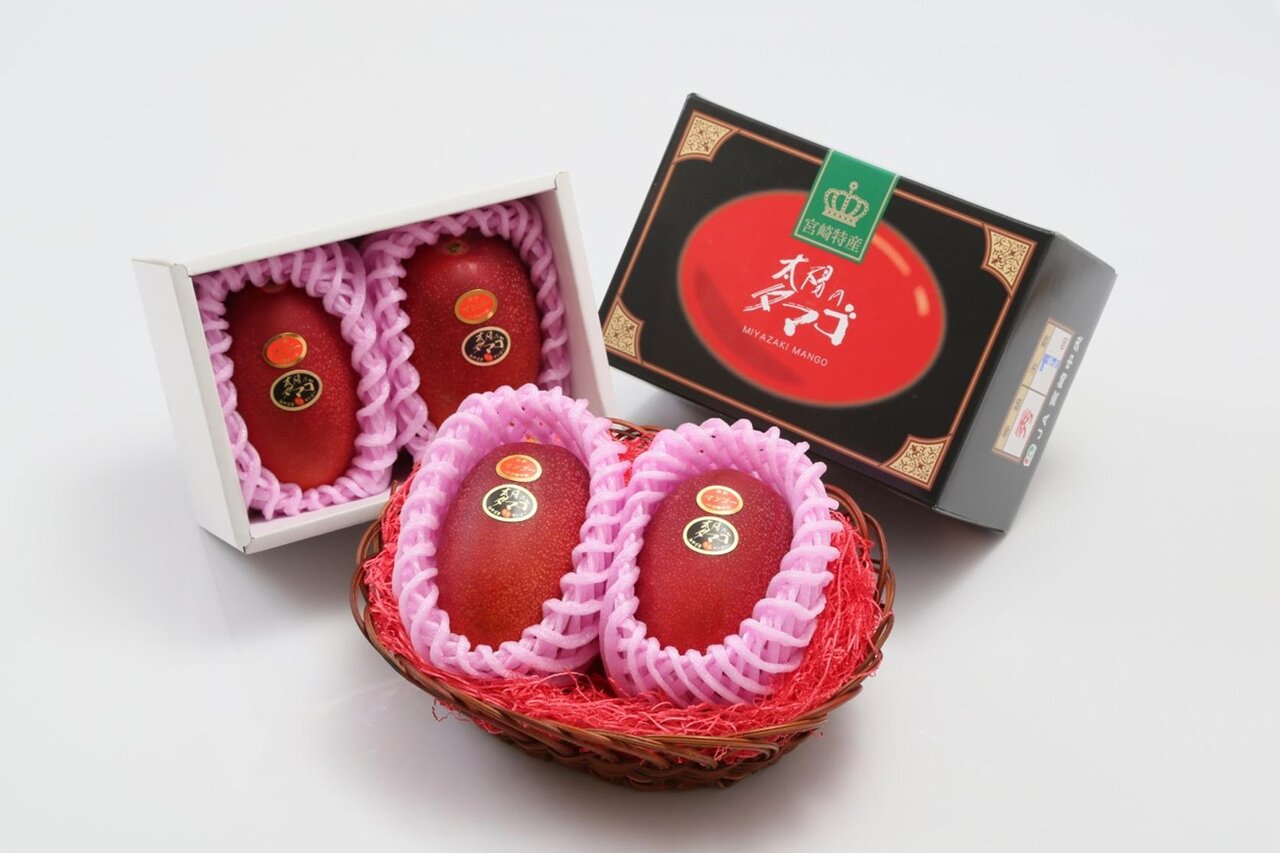 عکس گران ترین میوههای جهان ؛ از مِلون ژاپنی تا آناناس انگلیسی