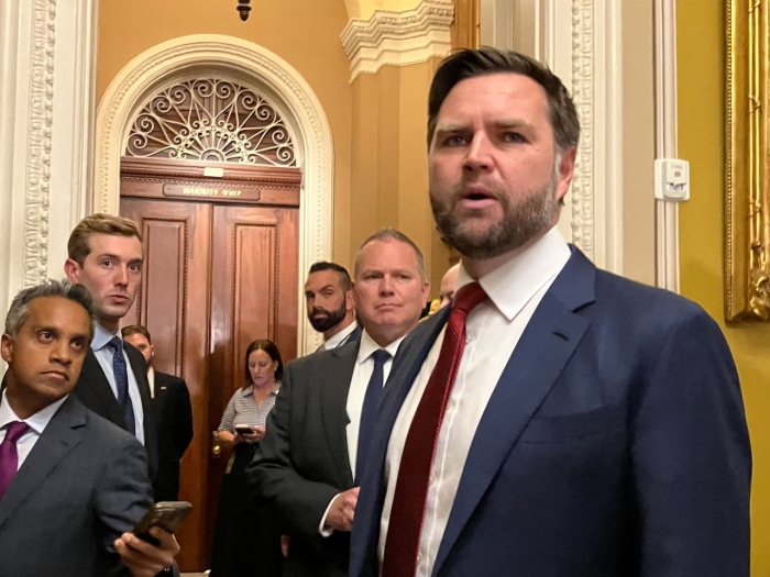 ونس با تکرار ادعاهای ضد ایرانی: تهران را تهدید کرد