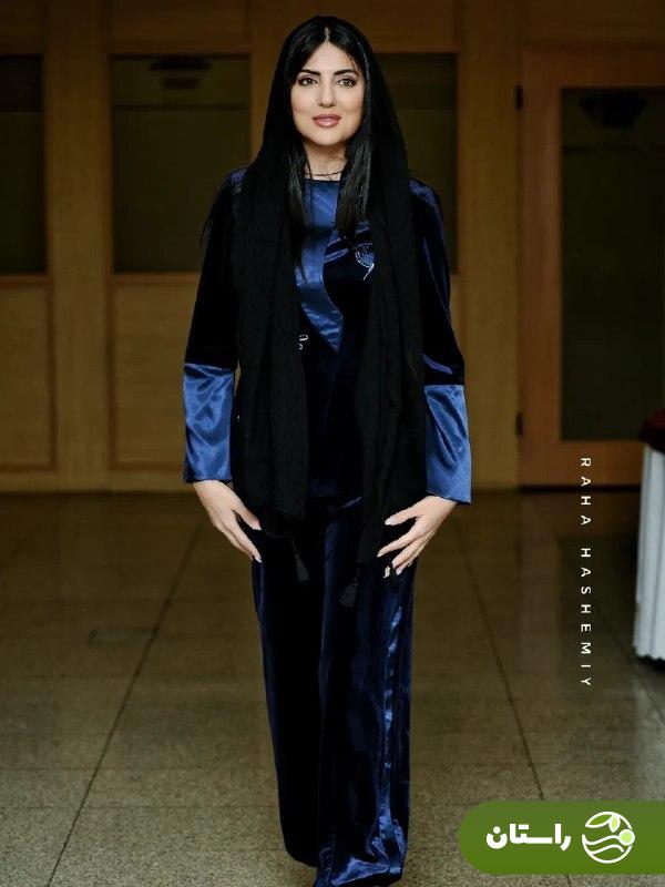 (عکس) «هلیا امامی» با استایل شیک و مخملی و رنگ سورمهای در اختتامیه جشنواره همام