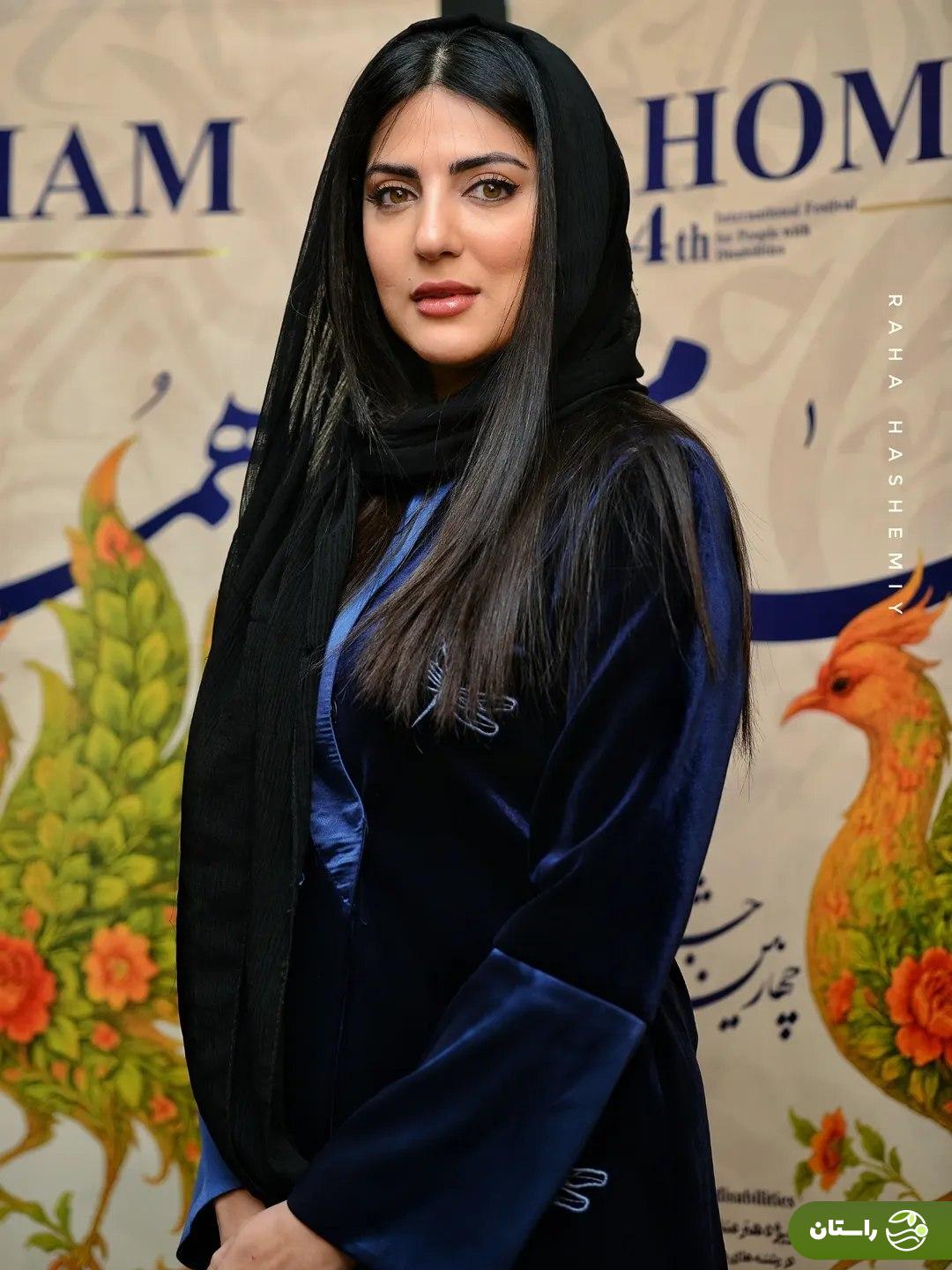 (عکس) «هلیا امامی» با استایل شیک و مخملی و رنگ سورمهای در اختتامیه جشنواره همام