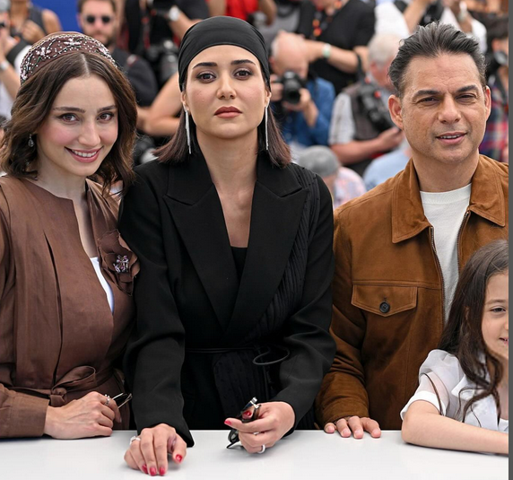  استایل جدید و جذاب پریناز ایزدیار، پیمان معادی