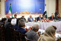 عکسی از نشست صمیمی قالیباف با اندیشمندان دینی در اسلام‌آباد