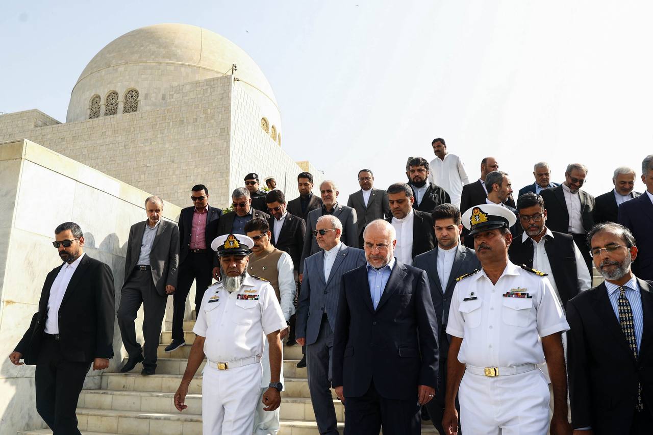 تصاویر حضور قالیباف بر سر مزار محمدعلی جناح 