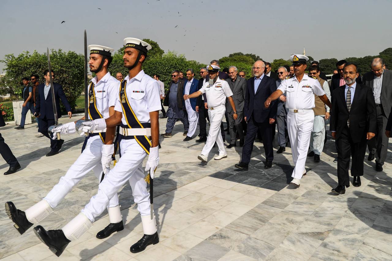 تصاویر حضور قالیباف بر سر مزار محمدعلی جناح 