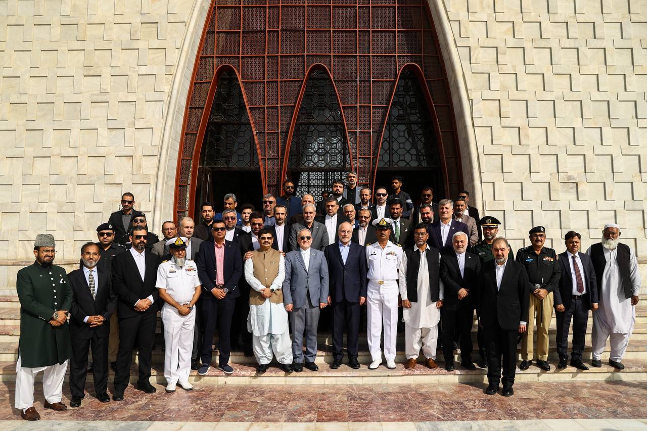 تصاویر حضور قالیباف بر سر مزار محمدعلی جناح 