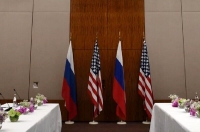 آکسیوس فاش کرد / آمریکا در حال مشاوره مخفیانه با روسیه