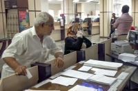 فیش حقوق بازنشستگان شارژ شد | واریز یارانه با مزایای جانبی همراه حقوق انجام می‌شود؟