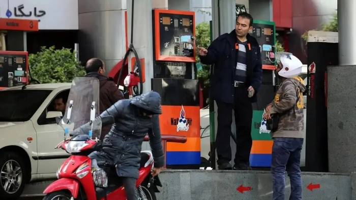 سهمیه بنزین یارانه‌ای فقط تا 6 ماه ذخیره می‌شود