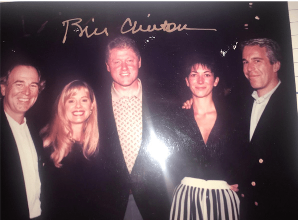 انتشار عکسهای جدید از روابط ترامپ با قاچاقچی جنسی