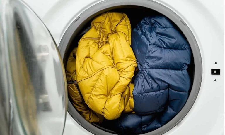 شستوشوی کاپشن در خانه بدون خوابیدن پف؛ ترفندهایی ساده و کاربردی