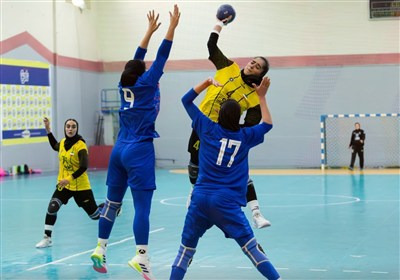 لیگ برتر هندبال بانوان| تداوم صدرنشینی سپاهان با برتری در شهرآورد