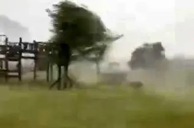 تصاویری از وزش باد شدید در آرژانتین +ویدئو