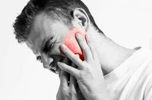 صدا دادن فک چقدر خطرناک است؟ چطور درمان کنیم؟