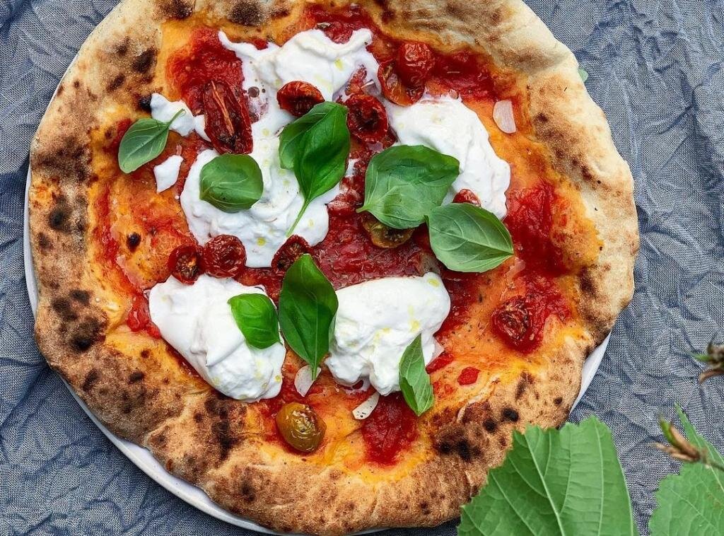 پیتزا مارگاریتا به روش ایتالیایی و رستورانی