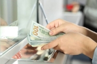 اولویت تسهیلات بانکی به صنایع ارزآور؛ راهی برای آرامش بازار ارز