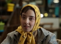 تعجب مجری از استایل نشستن به‌آفرید غفاریان در برنامه+فیلم