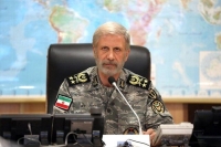 فرمانده کل ارتش: ناوهای آمریکایی پایشان به آب‌های ایران نرسیده فرار کردند