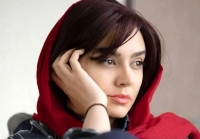 عکس سیگار به دست خانم بازیگر نون خ با تیپ مردانه
