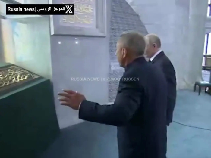 پوتین مسجد قل‌شریف در کازان دیدن کرد