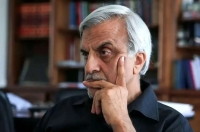 کسی که سیلی نخورده فکر می‌کند ضربه اول زدن یعنی پیروزی / دفاع از کشور با جنگ‌طلبی تفاوت دارد