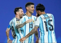 مسی در فرودگاه از شدت خنده منفجر شد!