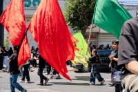 وقتی زنان چادری و دختران بی‌حجاب کنار هم ایستادند!