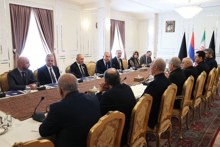 دیدار نخست وزیر ارمنستان با پزشکیان