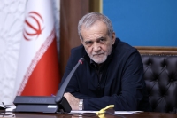 پزشکیان: پرچمی که قائد شهید برای برافراشته ماندنش مجاهدت کرد، بر زمین نمی‌ماند