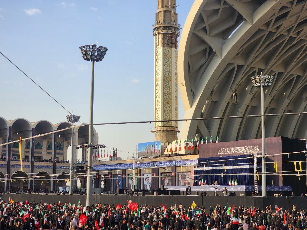 مراسم وداع با رهبر شهید