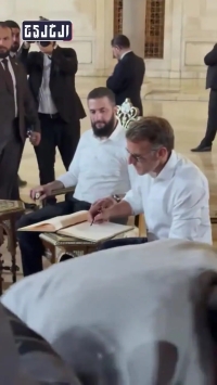 مکرون با احمد شرع از مسجد اموی دیدن کرد