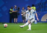پنالتی به همان نقطه، همان دروازه‌بان؛/ کپی برابر اصل: مسی مثل طارمی شد!
