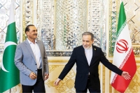 عراقچی به فرمانده ارتش پاکستان: ایران قاطعانه مقابل هرگونه ماجراجویی آمریکا می‌ایستد