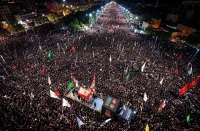فیلم: فرود هواپیمای حامل پیکر رهبر شهید در فرودگاه مشهد