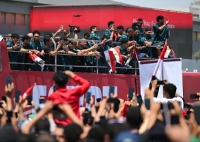 استقبال از مصر با پرچم فلسطین و کیت خونی آرژانتین