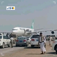 ورود خلبان محاصره‌شکن به فرودگاه امام +فیلم