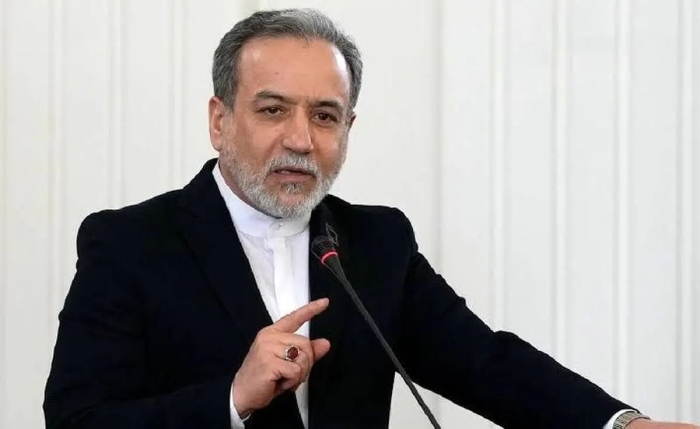 تسلیت عراقچی در پی درگذشت اکبر عبدی