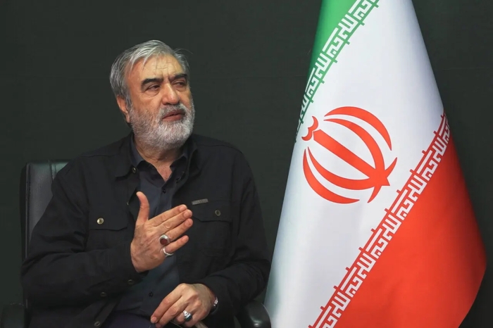 ابراهیم عزیزی: قفل تنگه هرمز بدون اراده ایران بازشدنی نیست