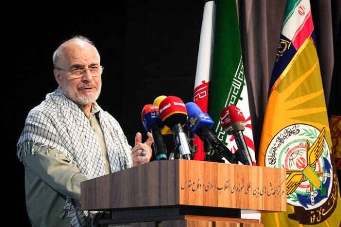 ما نه هرگز منتظر می‌مانیم، نه تسلیم می‌شویم و نه کشور را تعطیل می‌کنیم