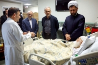 عیادت پزشکیان از آیت‌الله العظمی نوری همدانی
